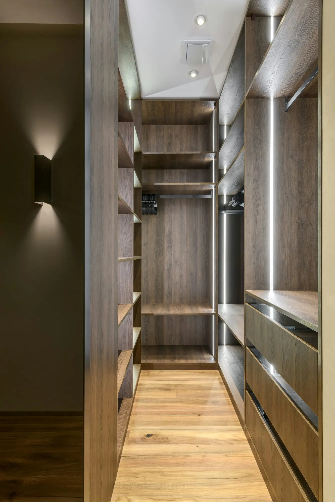 Custom Wardrobe Designs